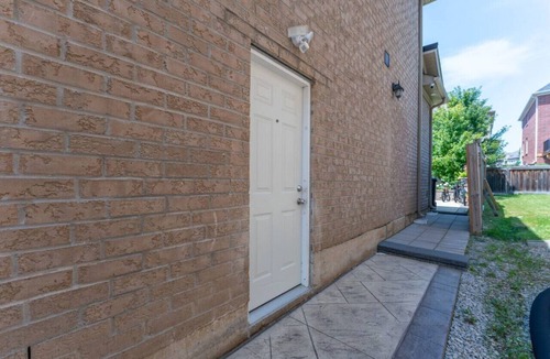 Brampton Apartment | 3BR Hideout Basement w/King Bed & Free Parking!