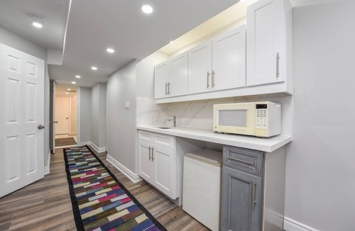 Churchill Meadows House | 4 + 1 bedrooms 4 baths Entire Home in Mississauga