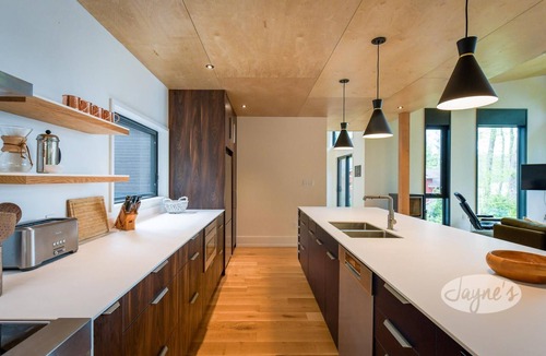 Algonquin Highlands Cottage | 4 bedroom, 2 bath, New Build! Modern! Kawagama Lake!