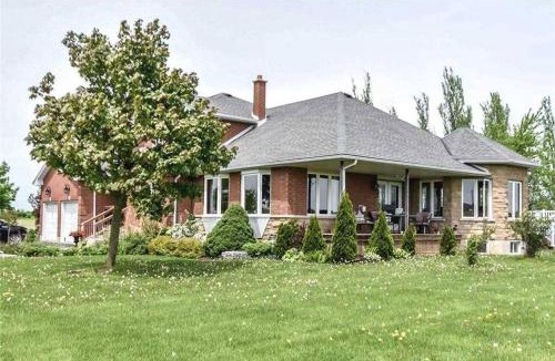 Lincoln Villa | 4 Bedrms, Indoor HotTub, Wineries & Niagara Falls