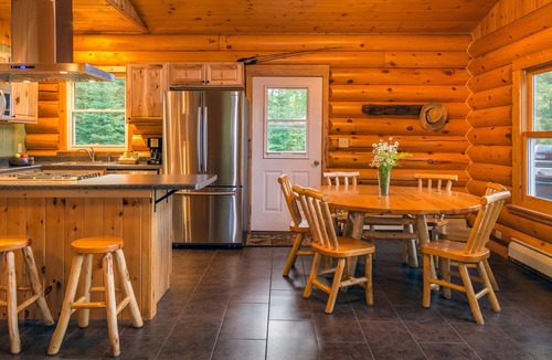 Cook Cabin | 4 bedroom 3 bath beachside cabin with AC, Fast WiFi, Sauna, Yoga, Kayaks, Park