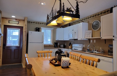 Hill City House | 4 Bedroom - 3 Bathroom Townhome with easy access to Activities