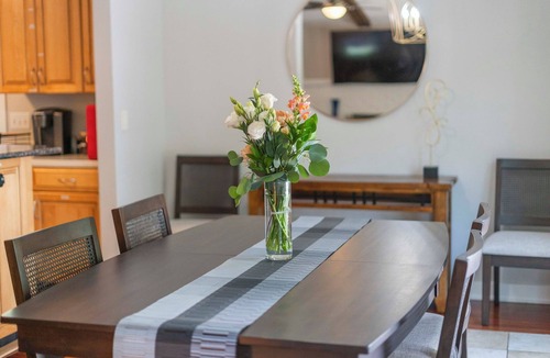 Mounds View House | 4-bedroom house in marvelous Mounds View with WiFi, AC