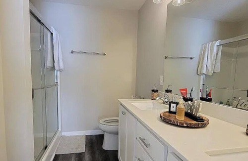 Savage House | 4-bedroom vacation home 18 minutes from Mall of America