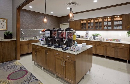 Kutzky Park House | 4 Comfortable Accommodation! Kitchen, Pet-Friendly, Indoor Pool!