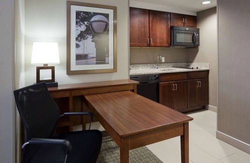 Kutzky Park House | 4 Comfortable Accommodation! Kitchen, Pet-Friendly, Indoor Pool!