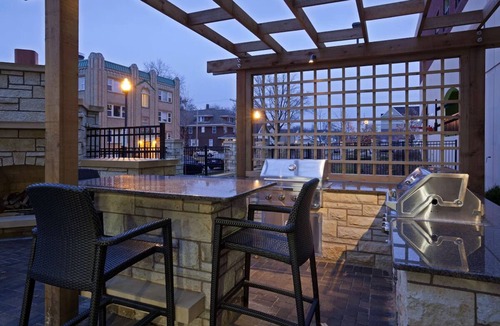 Kutzky Park House | 4 Comfortable Accommodation! Kitchen, Pet-Friendly, Indoor Pool!
