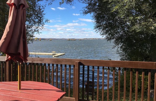 Harwood Cottage | 4 METERS from the lake! Luxury Cottage, Sauna, Heated pool