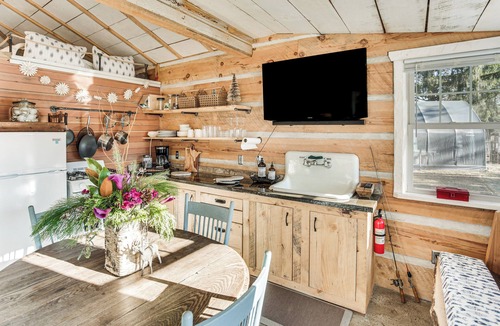 Elk River Apartment | 4 Mi to Main Street: Riverfront Minnesota Cabin