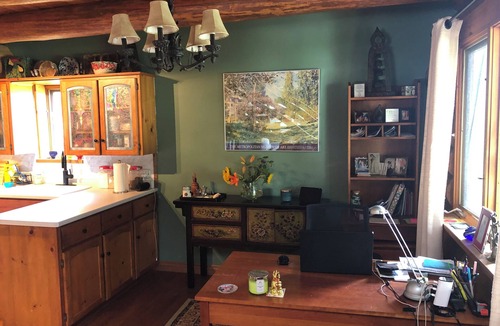 Southampton Cottage | 4 Season/4 bedroom Log Home in Southampton. Walking distance to downtown/beach