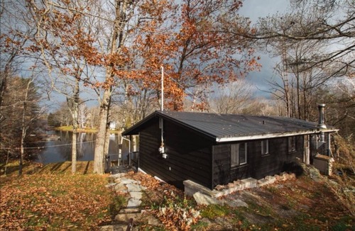 Douro-Dummer Cottage | 4 season Waterfront Cottage 2 bedroom, with pull out sofa and Bunkie .