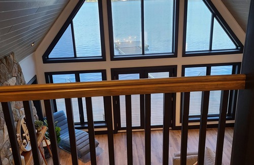 Severn Cottage | 4 Seasons Comfort at Tea Lake