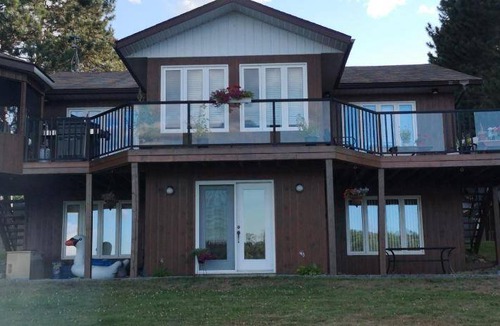 Renfrew County Bed & Breakfast | 46 m² Bed and breakfast ∙ 2 guests