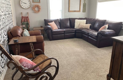 Cloquet House | 4bedroom, 3 bath Farmhouse, 12 min to Jay Cooke!