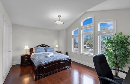 Alderwood Hotel | 4BR - 10 Min to Downtown & Airport - Gym/Pool Table