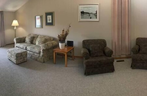 Honey Harbour House | 5 Bedroom Cottage on Georgian Bay - The Victoria
