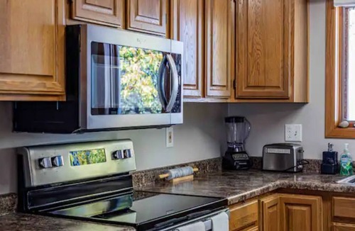Battle Lake Cabin | 5 Bedroom Lake Retreat On Deer Lake
