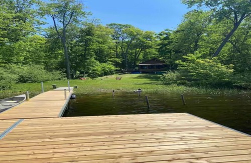 Central Frontenac Cottage | 5 bedroom Pine Cottage on Sharbot Lake - Sleeps 12