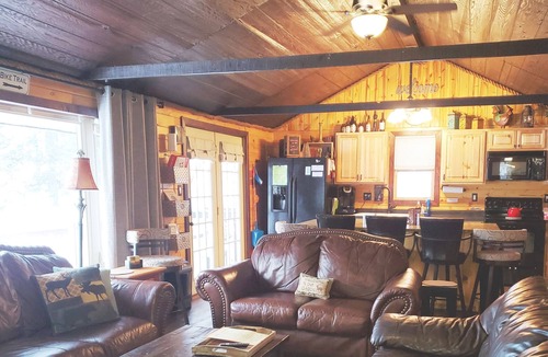 Crosby House | 5 BEDS 2BA Crosby Home Just 4 blocks from Main Street & Bike Trails!