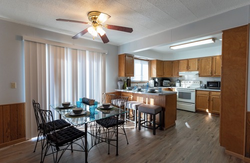 Detroit Lakes House | 5 min to Lake I Self Check-In I Free Parking I W/D