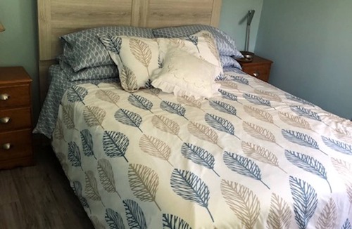 Georgian Bay Cabin | 5 minutes from Hwy 400. 155 feet of waterfront, sandy shoreline with docking.