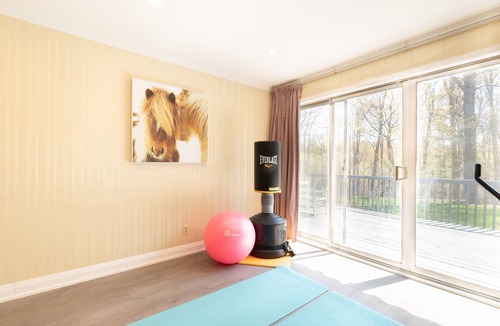 Bayview Village House | 5★ OASIS ON A RAVINE WITH A YOGA ROOM