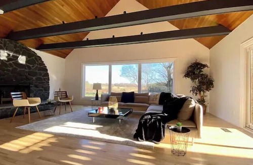 Caledon House | 5000 Sq Ft of Peace and Serenity