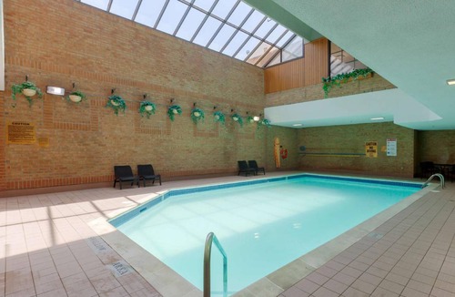 Northeast Mississauga Hotel | 58 m² Hotel ∙ 127 guests
