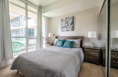 Fort York Apartment | 59 m² Apartment ∙ 2 bedrooms ∙ 6 guests