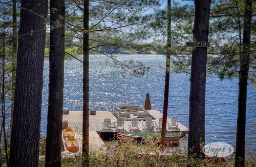 Gravenhurst Cottage | 5bdrm 4bath beautiful cottage on Gull Lake! SW exposure! Sunsets! Muskoka Room!