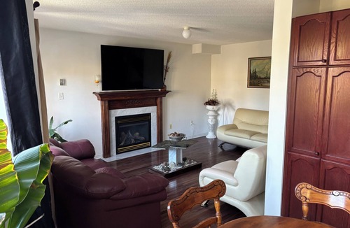 Springwater House | 5br 3.5bth home w Free Parkings+Ensuite laundrynBarrie,ON