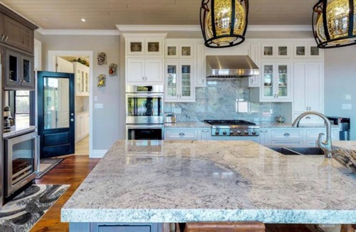 Pointe au Baril House | 6-Bedroom Luxury Estate with Resort Amenities and 5⭐️Fishing on Georgian Bay