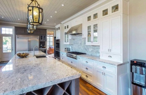 Pointe au Baril House | 6-Bedroom Luxury Estate with Resort Amenities and 5⭐️Fishing on Georgian Bay