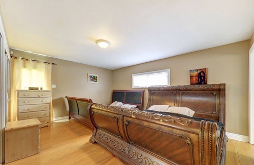 Bexley Cottage | 6 br stunning cottage in woods Own Waterfront