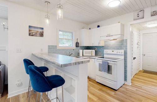Crystal Beach Cottage | 65 m² Cabin ∙ 2 bedrooms ∙ 4 guests
