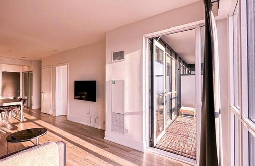 Toronto Entertainment District Apartment | 74 m² Apartment ∙ 2 bedrooms ∙ 6 guests