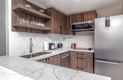 Airport Road Business Centre Hotel | 75 m² Hotel ∙ 127 guests