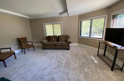 Willmar House | 8 beds-Great deal!