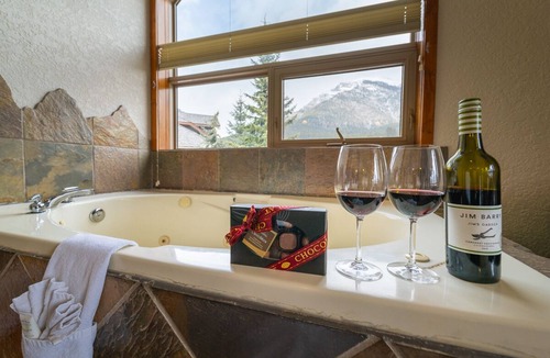 Eagle Terrace Hotel | A Bear and Bison Inn