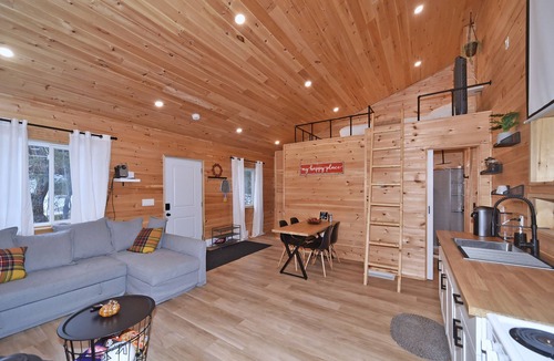 Hastings Highlands Cabin | A cozy getaway in Hastings Highlands!