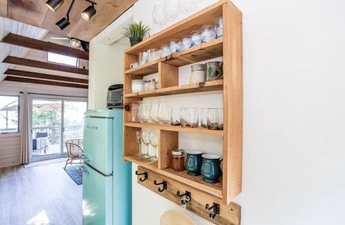Leeds and the Thousand Islands House | A-frame Cottage Lakeside, Charleston lake