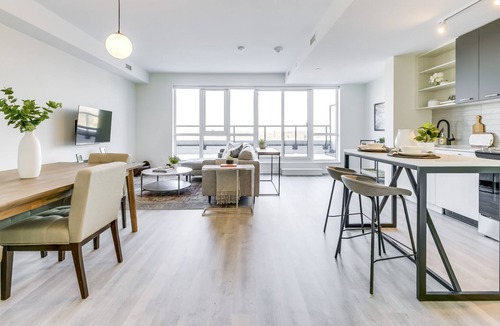 Harwood Apartment | A Gem in the Junction