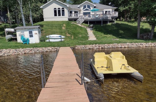 Duluth House | A Gem of a lake home on Gorgeous Pike Lake 15 Minutes From The Duluth Harbor