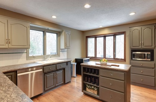 Webster House | A Luxurious Nature Escape with Room for the Whole Family