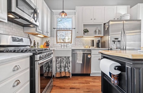 Watertown House | A meticulously restored farm house with a blend of vintage charm & modern luxury