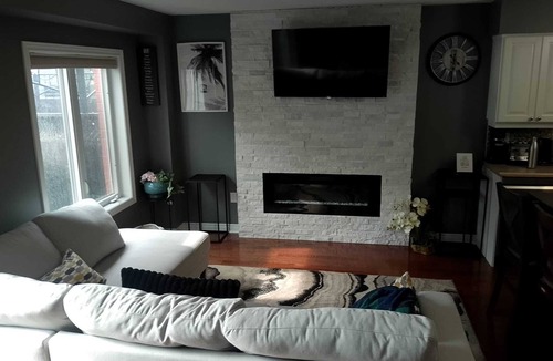 Brantford House | A pristine 3-bedroom townhouse