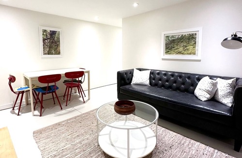 Waterloo Apartment | AAA location. Best location in Waterloo. Private Larger Bedroom A