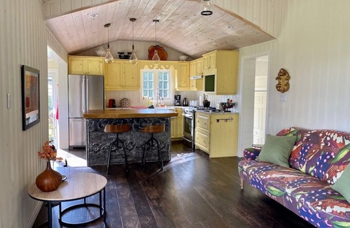 Lakefield Cottage | Abalone Cottage