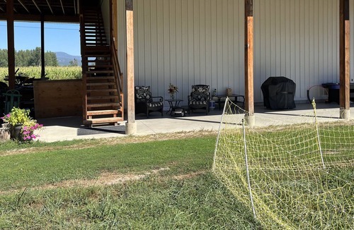 British Columbia Interior House | Above Barn Loft Apartment located in Enderby on the Lower Shuswap River