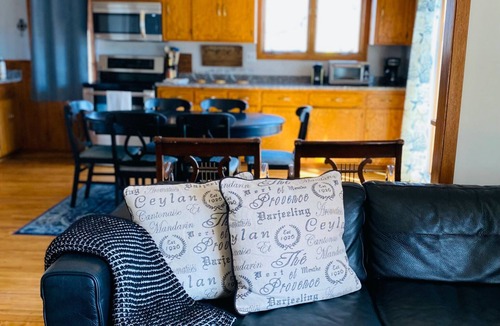 Arden Hills Cottage | Active Family Launch Pad